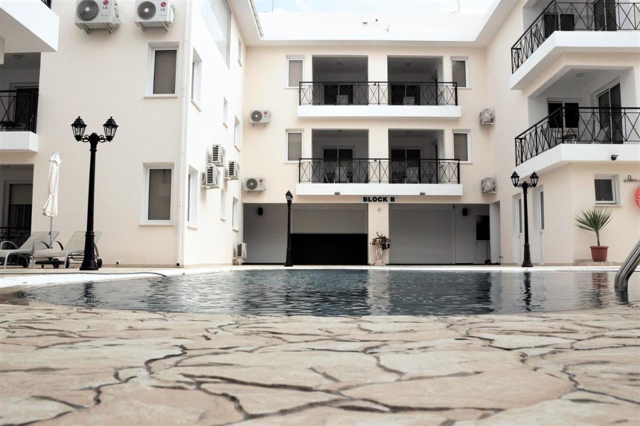 Carisa Livadia Gardens Apartment Exterior photo