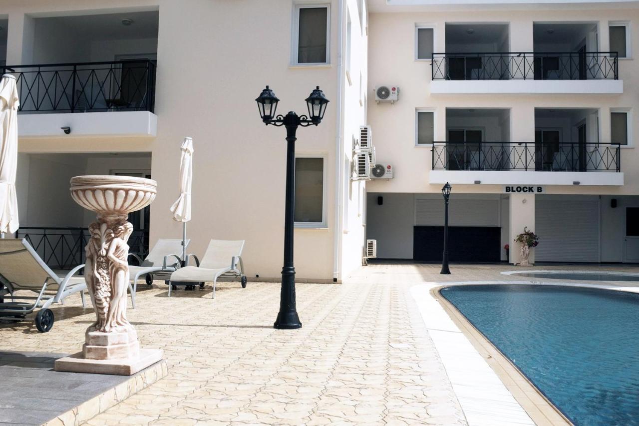 Carisa Livadia Gardens Apartment Exterior photo