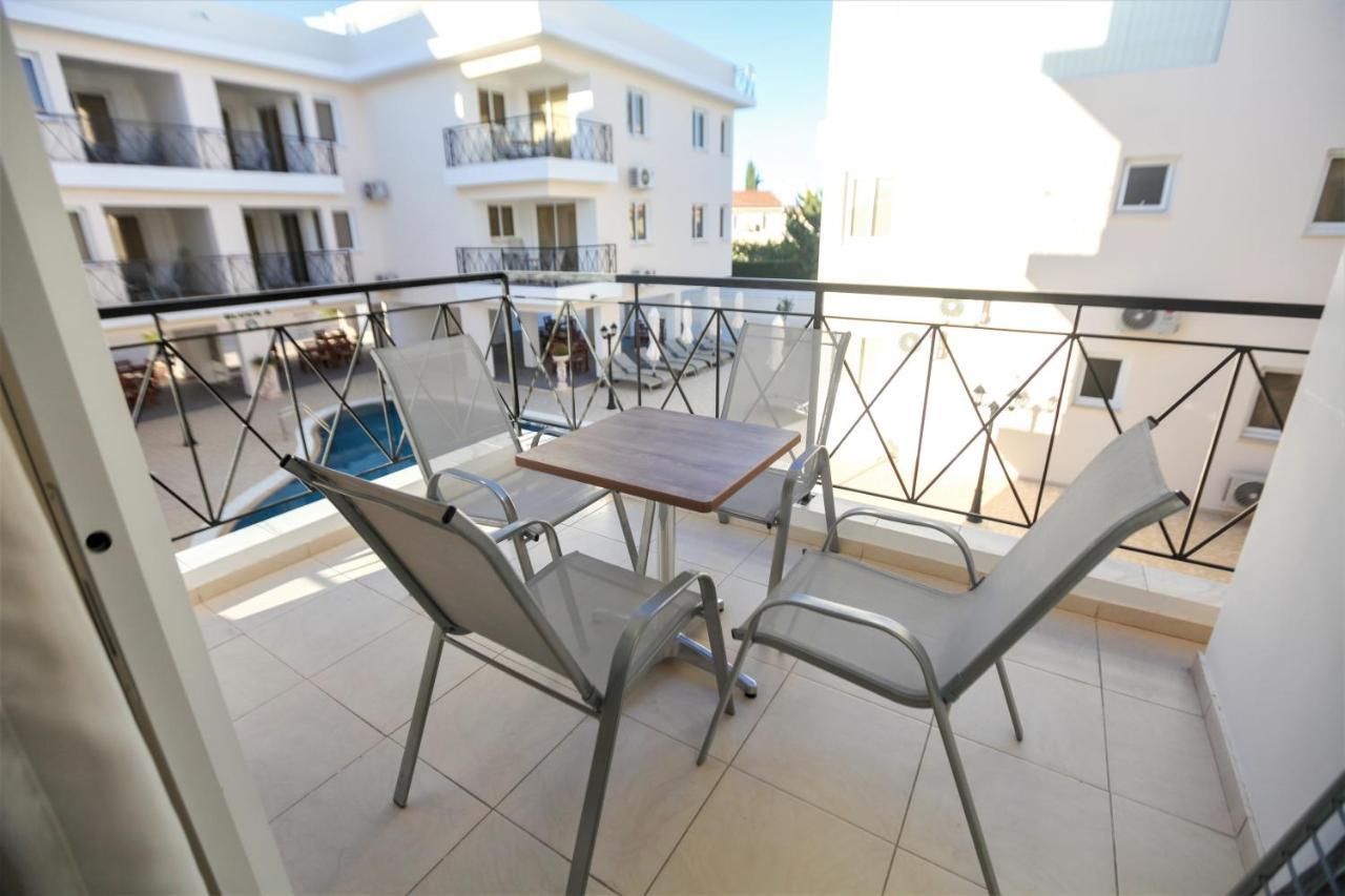 Carisa Livadia Gardens Apartment Exterior photo